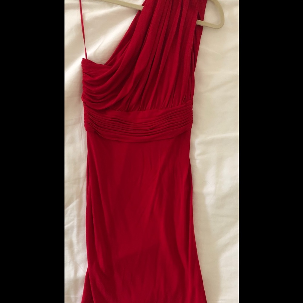 Red sleeveless dress